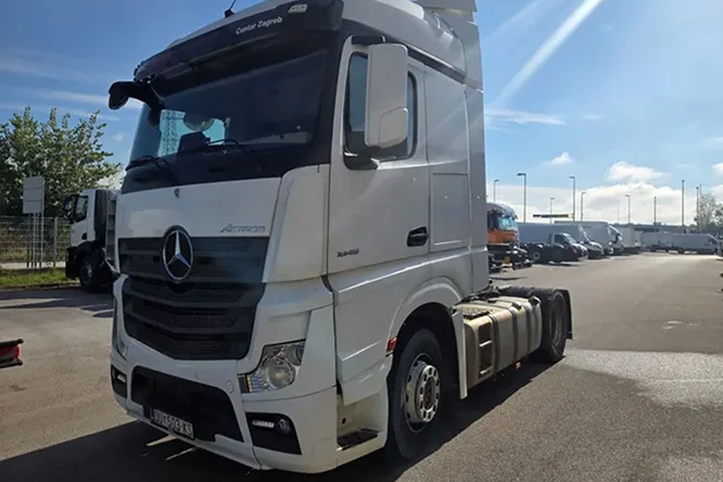 MERCEDES ACTROS 1845 LS 4x2